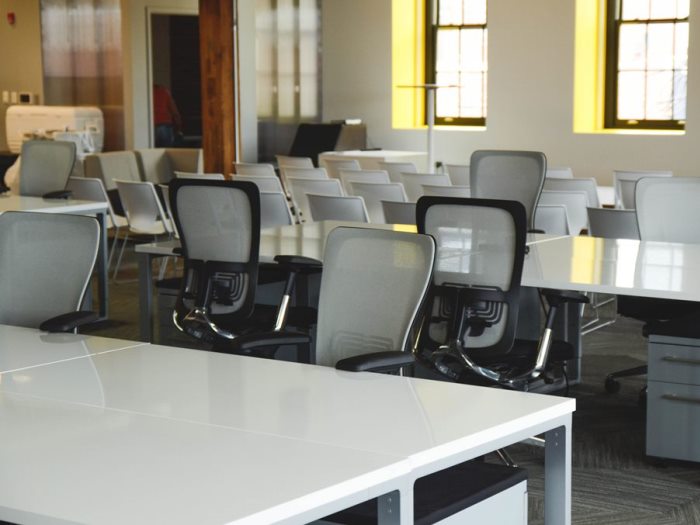 FTH Transport Office Removal Desks and Chairs 700x525