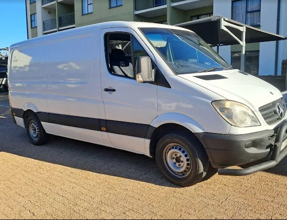 Large FTH Transport truck serving Observatory apartment from nearby Epping, Cape Town